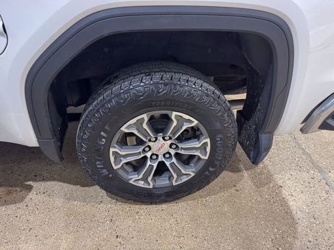 Used 2023 GMC Sierra 1500 SLE image 31