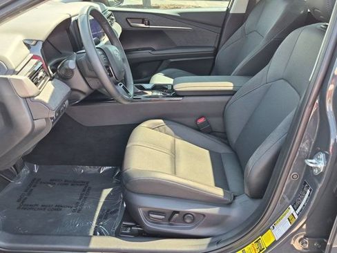 Certified 2025 Toyota Camry XLE FWD image 8