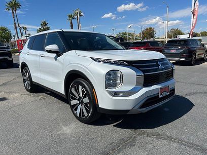 New 2025 Mitsubishi Outlander SE