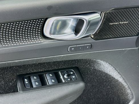 Used 2021 Volvo XC40 P8 Recharge w/ Advanced Package image 15