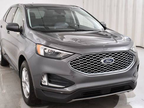 Used 2024 Ford Edge SEL w/ Convenience Package AWD/4WD image 4