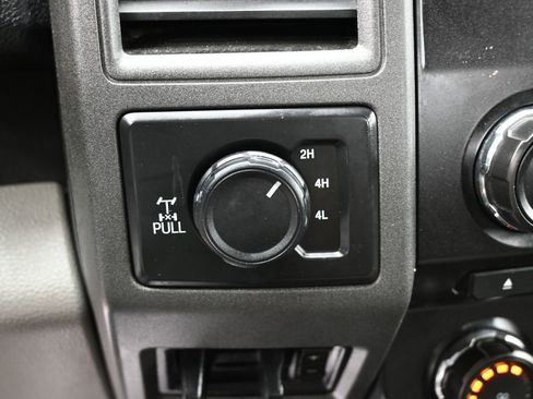 Used 2017 Ford F250 XL w/ STX Appearance Package AWD/4WD image 21