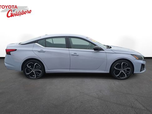 Used 2024 Nissan Altima 2.5 SR image 4