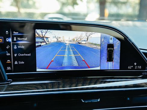 Used 2021 Cadillac Escalade ESV Premium Luxury Platinum image 25