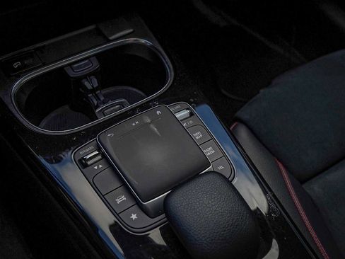 Used 2021 Mercedes-Benz CLA 250 image 20