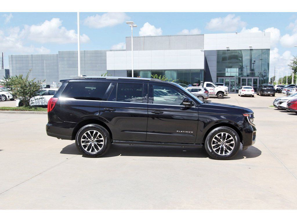 Used 2025 Ford Expedition Platinum AWD/4WD image 6