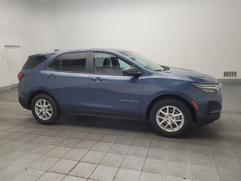 Used 2024 Chevrolet Equinox LS w/ LS Convenience Package FWD image 11