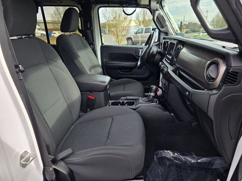 Used 2020 Jeep Wrangler Unlimited Sport AWD/4WD image 19