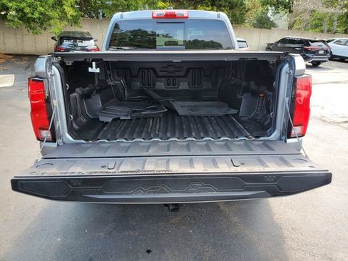 Used 2023 Chevrolet Colorado LT w/ LT Convenience Package III AWD/4WD image 13