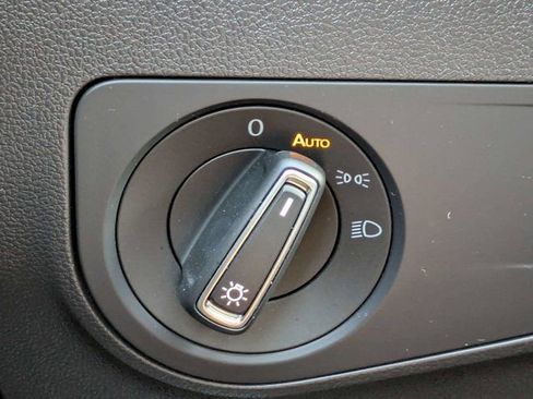 Used 2024 Volkswagen Tiguan SE AWD/4WD image 25