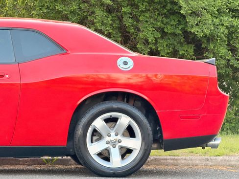 Used 2010 Dodge Challenger R/T RWD image 22
