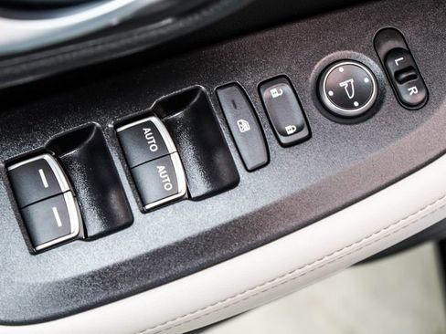 Used 2025 Honda HR-V EX-L image 45