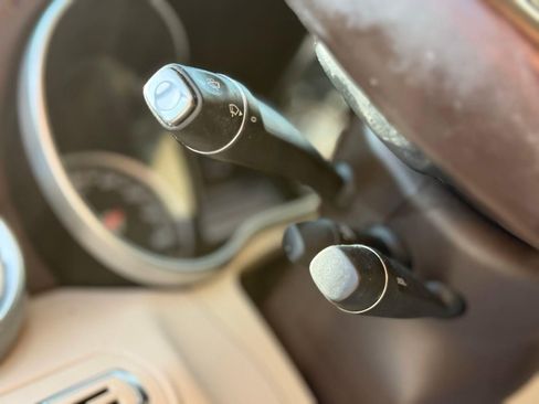 Used 2015 Mercedes-Benz C 300 4MATIC Sedan image 39