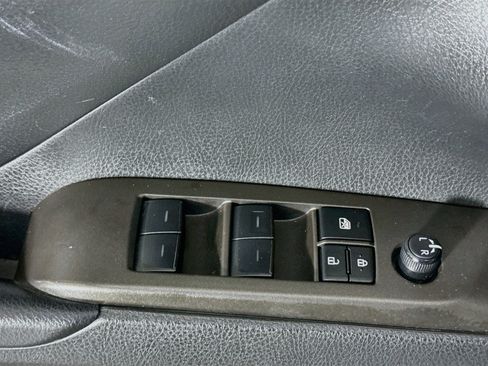 Used 2023 Toyota Camry SE FWD image 23