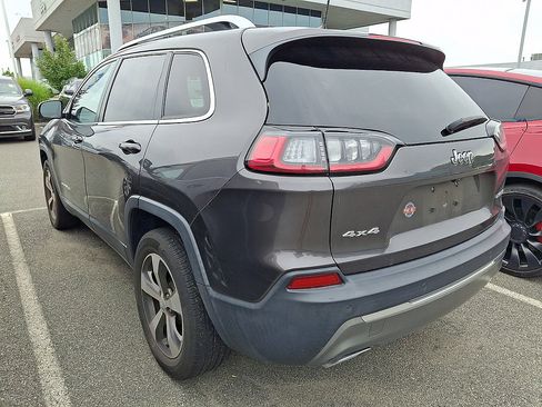 Used 2019 Jeep Cherokee Limited AWD/4WD image 3