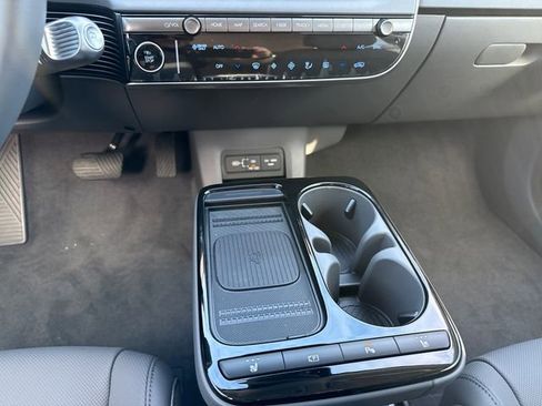 New 2026 Hyundai Ioniq 5 SEL image 4