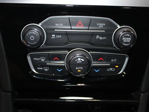 Used 2023 Chrysler 300 Touring L RWD image 31