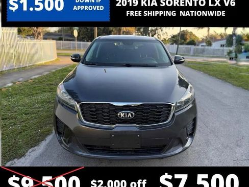 Used 2019 Kia Sorento LX image 2