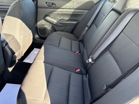 Used 2024 Nissan Altima 2.5 SV image 29