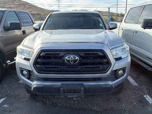 Used 2018 Toyota Tacoma SR w/ SR Convenience Package AWD/4WD image 2
