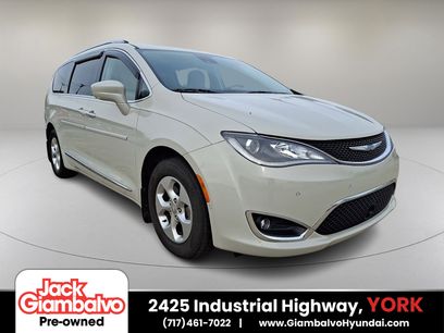 Used 2017 Chrysler Pacifica Touring-L Plus w/ Advanced Safetytec Group