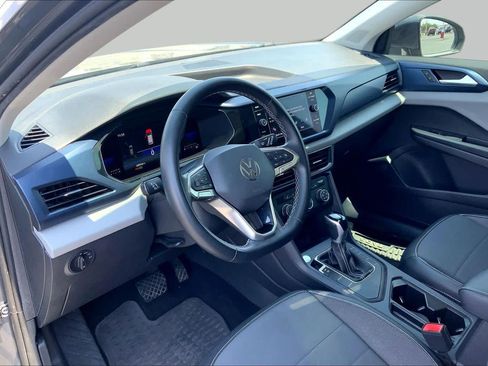 Used 2022 Volkswagen Taos SE FWD image 18