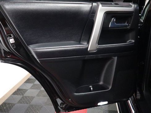 Used 2019 Toyota 4Runner Limited AWD/4WD image 39