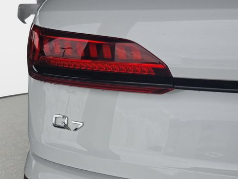 Used 2023 Audi Q7 3.0T Premium Plus AWD/4WD image 31