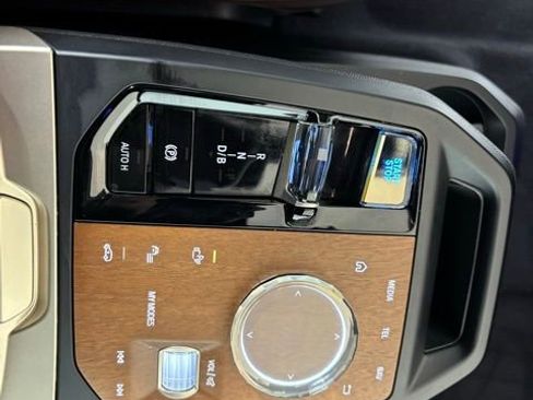 Certified 2023 BMW iX xDrive50 w/ Premium Package AWD/4WD image 18