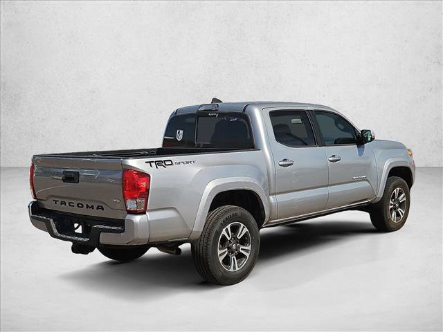 Used 2017 Toyota Tacoma TRD Sport w/ Tow Package RWD image 5