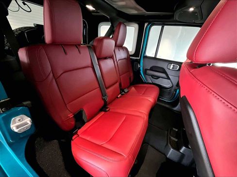 Used 2024 Jeep Wrangler Unlimited Rubicon 392 image 30