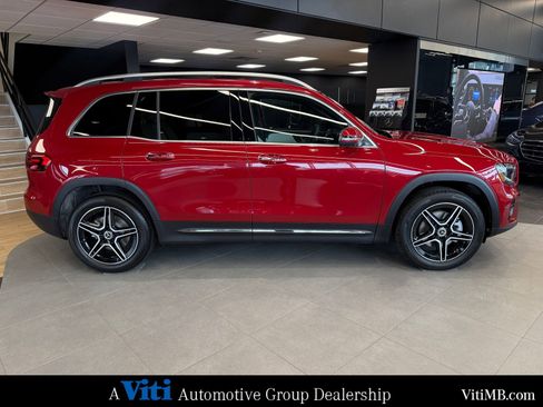 Used 2026 Mercedes-Benz GLB 250 4MATIC image 8