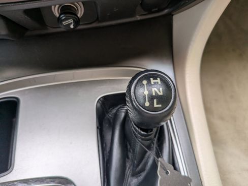 Used 2005 Toyota Land Cruiser image 26