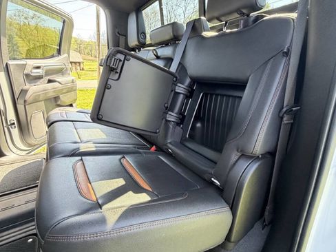 Used 2022 GMC Sierra 1500 AT4 w/ AT4 Premium Package AWD/4WD image 46