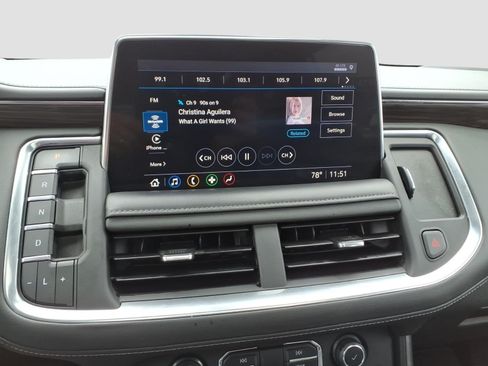Used 2021 Chevrolet Suburban Z71 w/ Z71 Signature Package AWD/4WD image 22