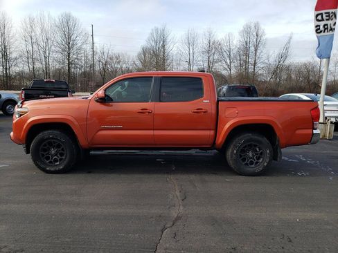 Used 2017 Toyota Tacoma SR5 w/ Tow Package image 9