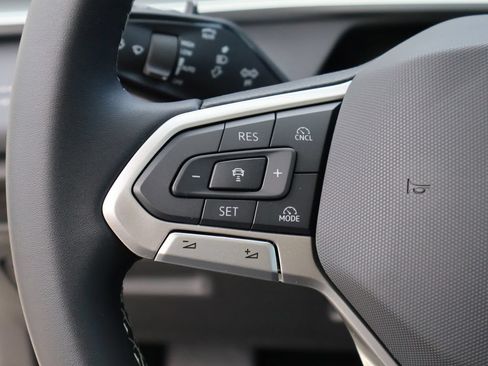 New 2026 Volkswagen Tiguan SE AWD/4WD image 31