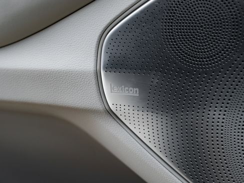 Used 2020 Genesis G90 3.3T Premium image 20