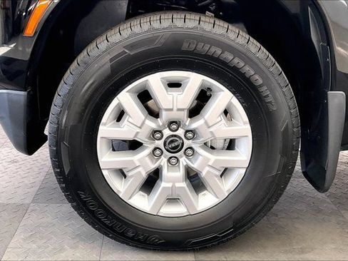 Used 2022 Nissan Frontier SV AWD/4WD image 8