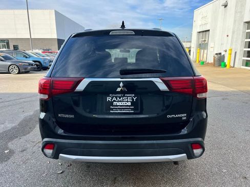 Used 2018 Mitsubishi Outlander SE image 5