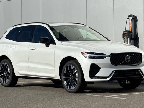 New 2026 Volvo XC60 B5 Plus w/ Climate Package PRO AWD/4WD image 7