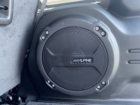 Used 2024 Jeep Wrangler Sport S image 23