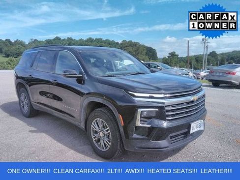 Used 2025 Chevrolet Traverse LT AWD/4WD image 1