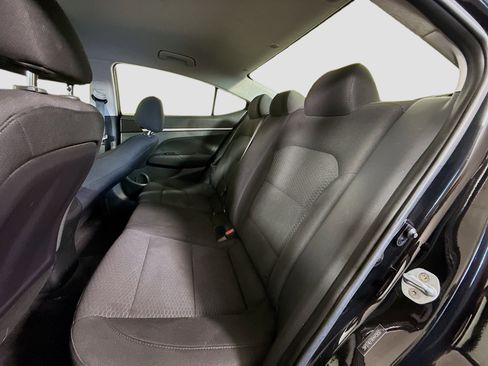 Used 2019 Hyundai Elantra SE w/ Cargo Package image 24