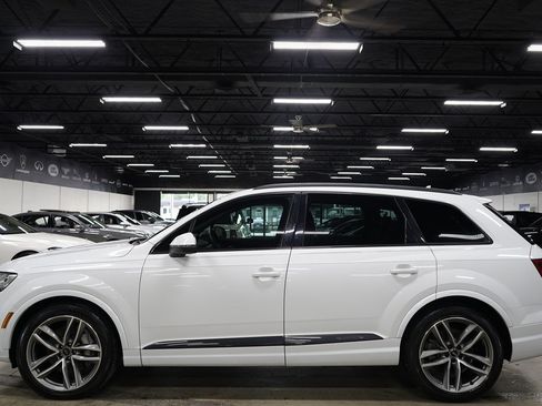 Used 2017 Audi Q7 3.0T Prestige w/ Prestige Package AWD/4WD image 2