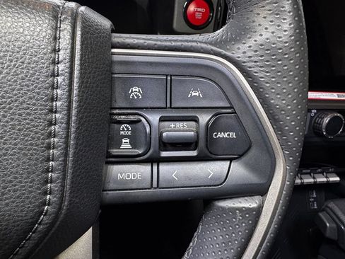 Certified 2025 Toyota 4Runner TRD Off-Road Premium AWD/4WD image 29