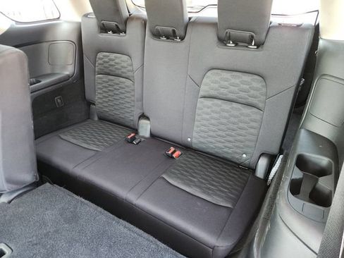 Used 2024 Nissan Pathfinder S FWD image 24