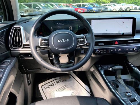 Used 2024 Kia Sorento S w/ Panoramic Sunroof Package AWD/4WD image 7