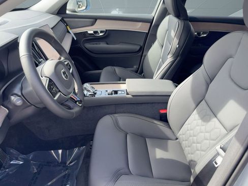 New 2026 Volvo XC90 T8 Plus w/ Protection Package Premier image 5