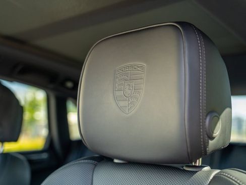 Certified 2026 Porsche Macan Turbo AWD/4WD image 13